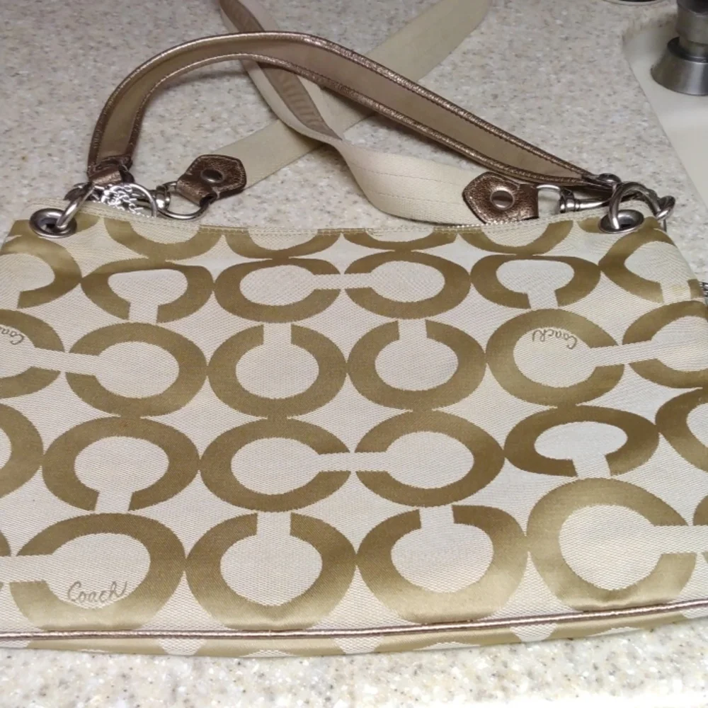 Coach Handbag - Picture 2 of 5